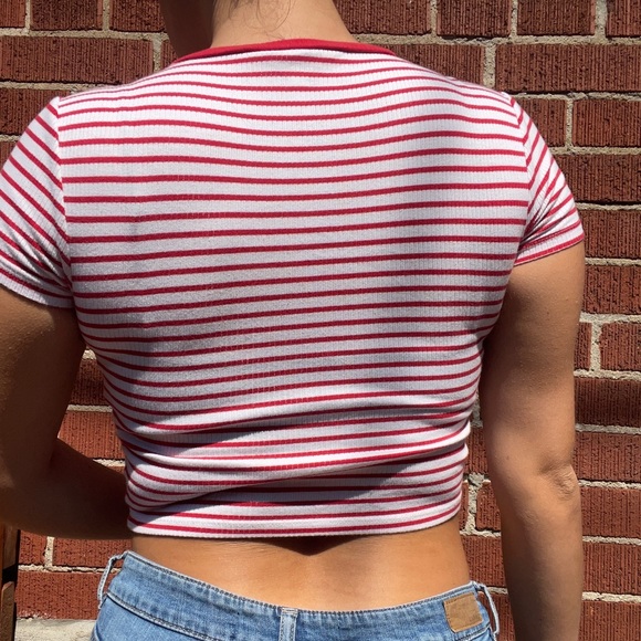 Cropped Stripped T-Shirt - Picture 2 of 3